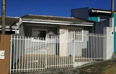 Imagem: A casa possui 2 Dormitórios, 1 Banheiro, 1 Vaga na garagem