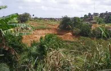 Imagem: O terreno possui 160m² de Área e está localizado em Arenoso