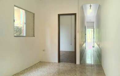 Imagem: A casa em condomínio possui 1 Dormitório, 1 Banheiro, 35m²