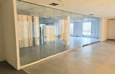 Imagem: O depósito possui 5 Vagas na garagem, 871m² de Área e está