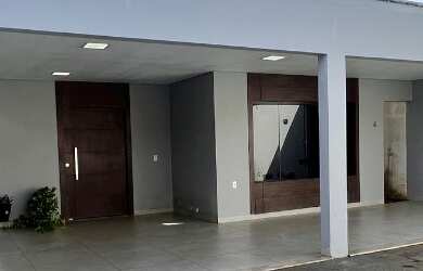 Imagem: A casa possui 2 Dormitórios, 3 Banheiros, 2 Vagas na garagem