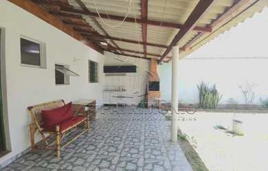 Imagem: A casa possui 1 Dormitório, 1 Banheiro, 5 Vagas na garagem