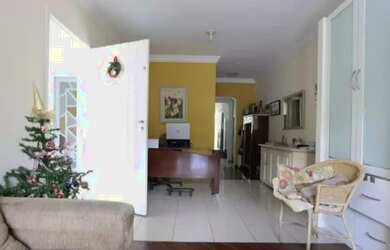 Imagem: A casa possui 3 Dormitórios, 4 Banheiros, 3 Vagas na garagem