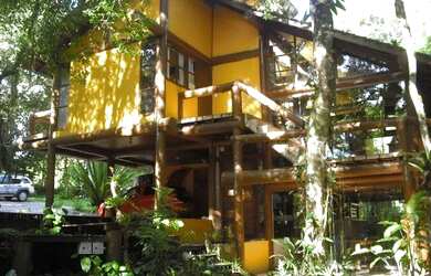 Imagem: A casa em condomínio possui 4 Dormitórios, 4 Banheiros, 2