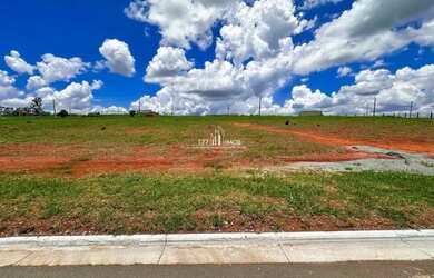 Imagem: O terreno possui 299m² de Área e está localizado em Senador