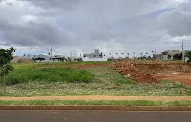 Imagem: O terreno possui 250m² de Área e está localizado em Beija