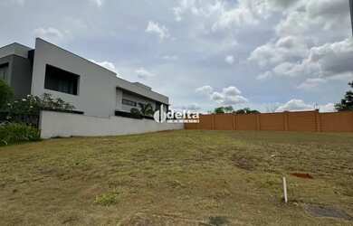 Imagem 8: Terreno disponível para venda no bairro Granja Marileusa em Uberlândia...