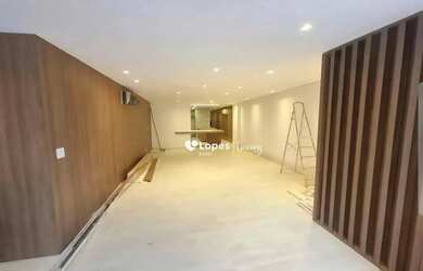 Imagem: O apartamento possui 4 Dormitórios, 5 Banheiros, 3 Vagas na