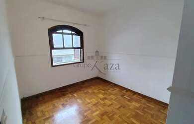 Imagem 12: Oportunidade - Apartamento - Vila Adyana - Edifício Luciana II - 3 Dormitórios...