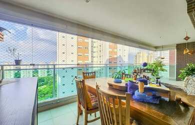 Imagem: O apartamento possui 4 Dormitórios, 5 Banheiros, 4 Vagas na