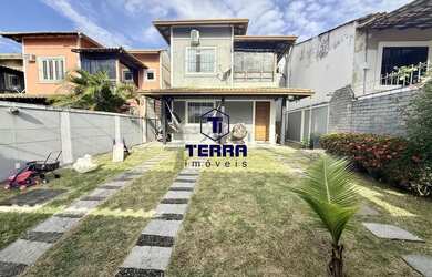 Imagem: A casa possui 2 Dormitórios, 2 Banheiros, 2 Vagas na garagem