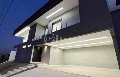 Imagem: A casa em condomínio possui 4 Dormitórios, 1 Banheiro, 4 Vagas