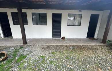 Imagem: O quarto está localizado em Boa Vista, Joinville para alugar