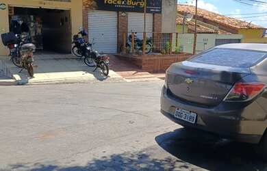 Imagem: O depósito possui 4 Vagas na garagem e 260m² de Área e está