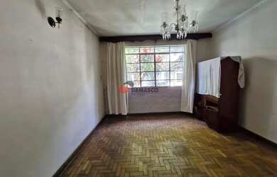 Imagem: A casa possui 3 Dormitórios, 3 Banheiros, 2 Vagas na garagem