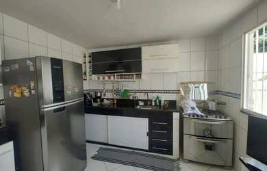 Imagem: A casa possui 3 Dormitórios, 4 Banheiros, 3 Vagas na garagem