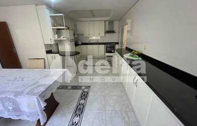 Imagem 16: Casa Residencial ou Comercial disponível para locação e venda no bairro...