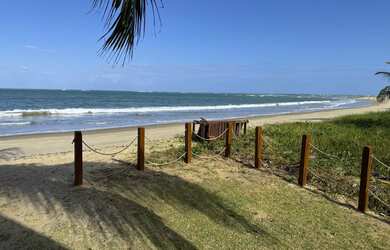 Imagem: A casa possui 4 Dormitórios, 4 Banheiros, 4 Vagas na garagem