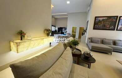 Imagem 4: Casa no condomínio GOLDEN VILLAGE disponível para venda em Uberlândia-MG