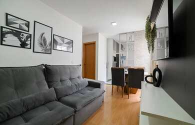 Imagem: O apartamento possui 2 Dormitórios, 1 Banheiro, 1 Vaga na garagem