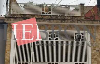 Imagem: A casa possui 3 Dormitórios, 4 Banheiros, 2 Vagas na garagem