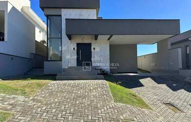 Imagem: A casa em condomínio possui 3 Dormitórios, 4 Banheiros, 4