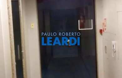 Imagem: O depósito possui 4 Vagas na garagem, 180m² de Área e está