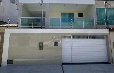 Imagem: A casa possui 5 Dormitórios, 5 Banheiros, 2 Vagas na garagem