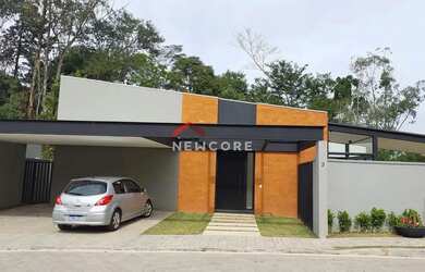 Imagem: A casa em condomínio possui 3 Dormitórios, 4 Banheiros, 4