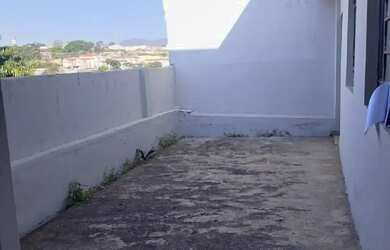 Imagem: A casa possui 2 Dormitórios, 1 Banheiro, 1 Vaga na garagem