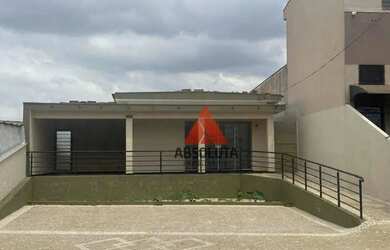 Imagem: O depósito possui 3 Vagas na garagem, 210m² de Área e está