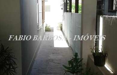 Imagem: A casa possui 5 Dormitórios, 2 Banheiros, 3 Vagas na garagem