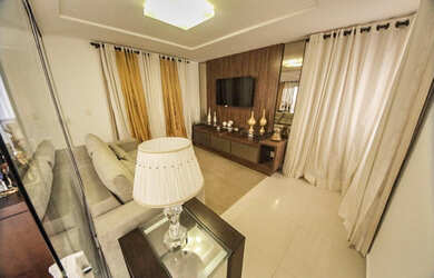 Imagem: A casa possui 4 Dormitórios e está localizado em Centro, Parnamirim