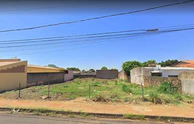 Imagem: O terreno possui 700m² de Área e está localizado em Jardim