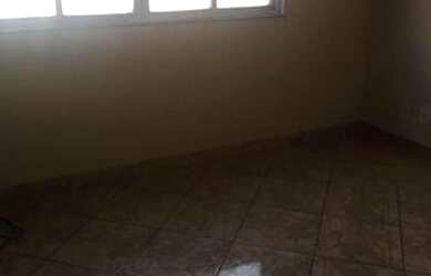 Imagem: A casa possui 2 Dormitórios, 1 Banheiro, 2 Vagas na garagem