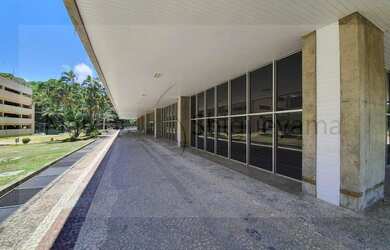 Imagem: O depósito possui 5 Vagas na garagem e 15000m² de Área e