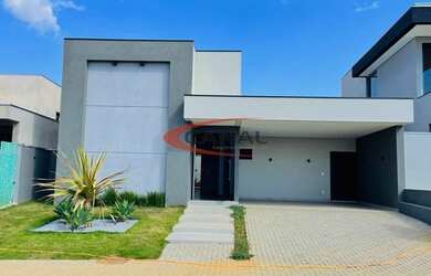 Imagem: A casa em condomínio possui 3 Dormitórios, 4 Banheiros, 2