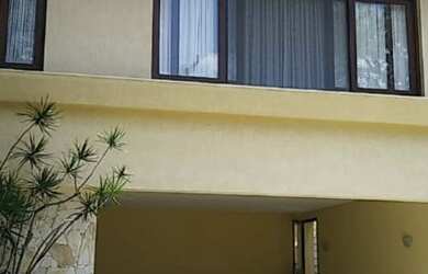 Imagem: A casa em condomínio possui 4 Dormitórios, 5 Banheiros, 4