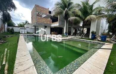 Imagem: A casa em condomínio possui 1 Dormitório, 4 Banheiros, 4 Vagas