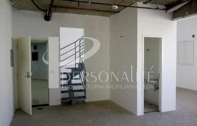 Imagem: O depósito possui 3 Vagas na garagem e 138m² de Área e está