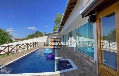 Imagem: A casa possui 4 Dormitórios, 2 Banheiros, 2 Vagas na garagem