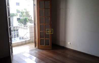 Imagem: O depósito possui 5 Vagas na garagem, 350m² de Área e está