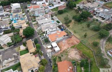 Imagem: O terreno possui 600m² de Área e está localizado em Jardim