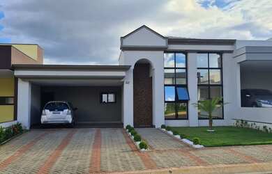 Imagem: A casa em condomínio possui 3 Dormitórios, 4 Banheiros, 4