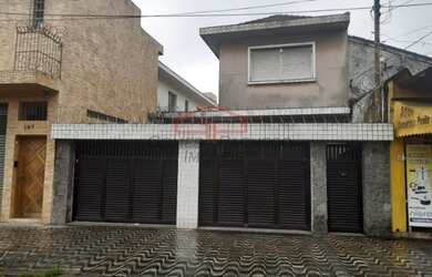 Imagem: A casa possui 5 Dormitórios, 5 Banheiros, 5 Vagas na garagem