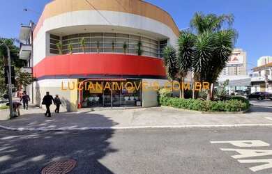 Imagem: O depósito possui 5 Vagas na garagem, 580m² de Área e está