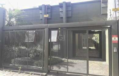 Imagem: A casa possui 2 Dormitórios, 2 Banheiros, 4 Vagas na garagem