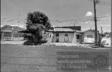 Imagem: O apartamento possui 2 Dormitórios, 1 Banheiro, 2 Vagas na