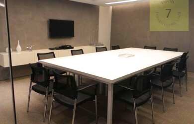 Imagem: O depósito possui 1 Vaga na garagem, 40m² de Área e está