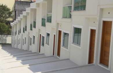 Imagem: A casa em condomínio possui 2 Dormitórios, 2 Banheiros, 1